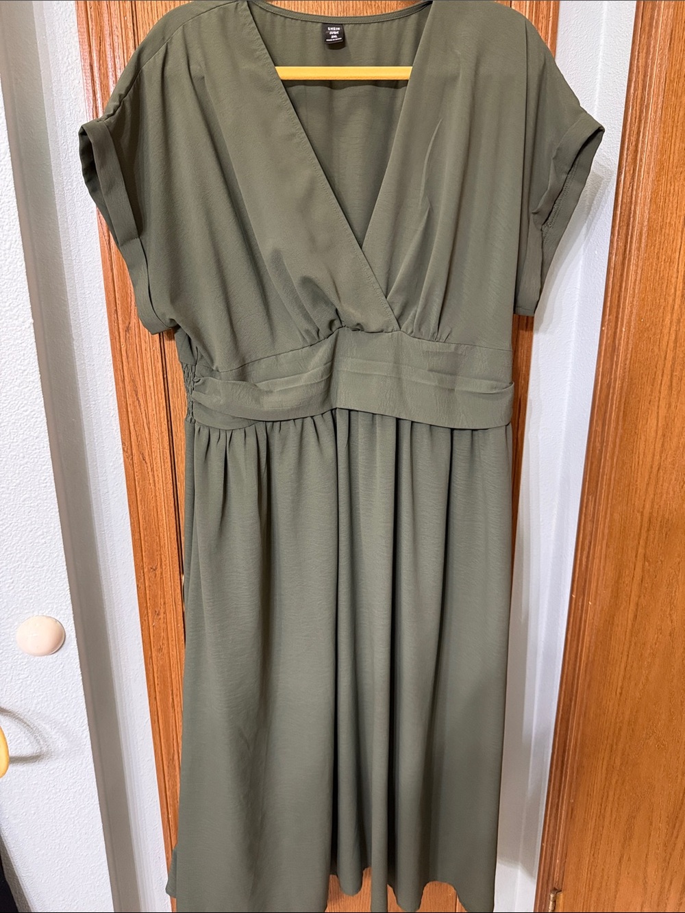 V-Neck Olive Green Midi Dress with Cinched Waist - Picture 3 of 3